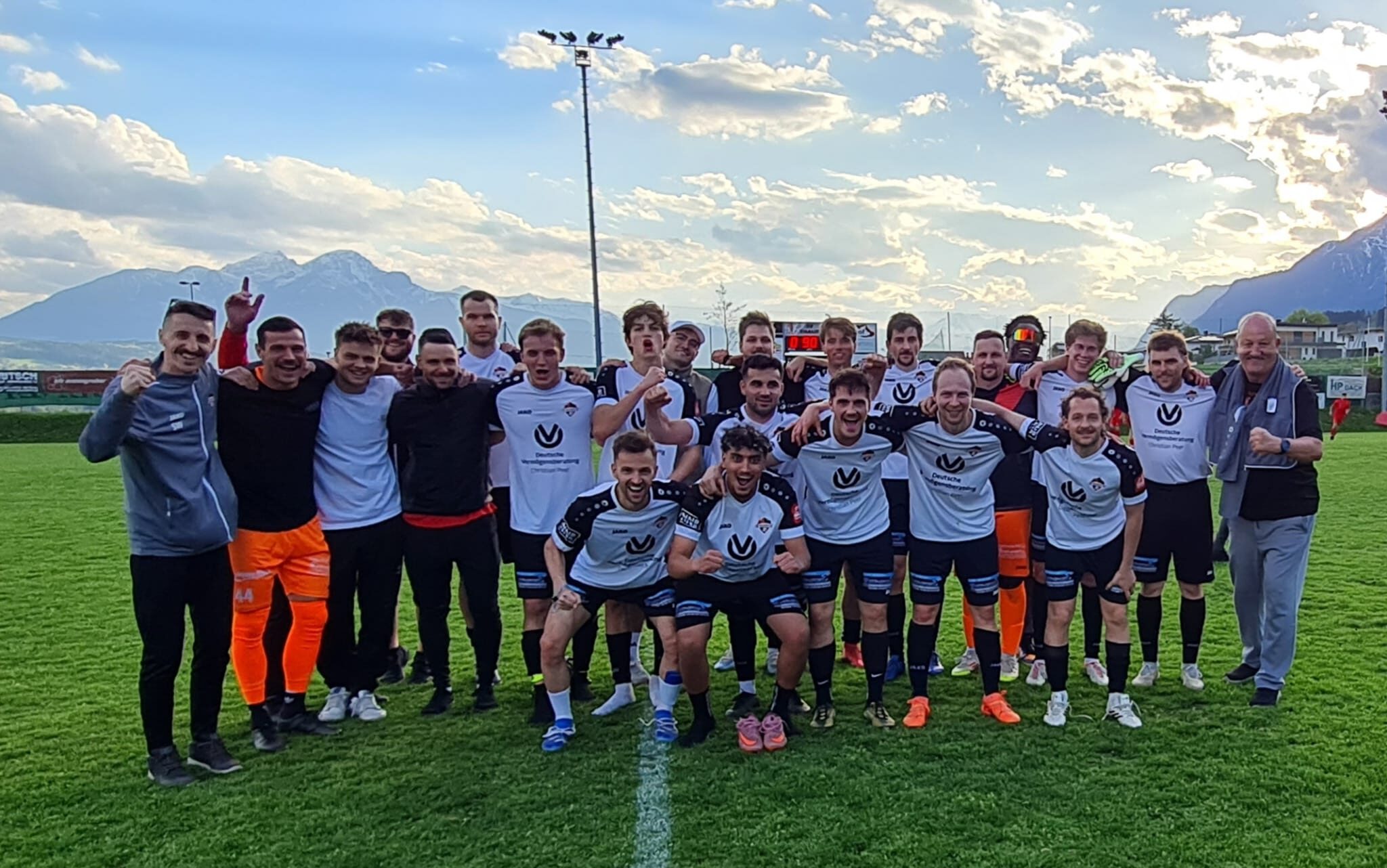 Mehr über den Artikel erfahren Auswärtssieg in Thaur!