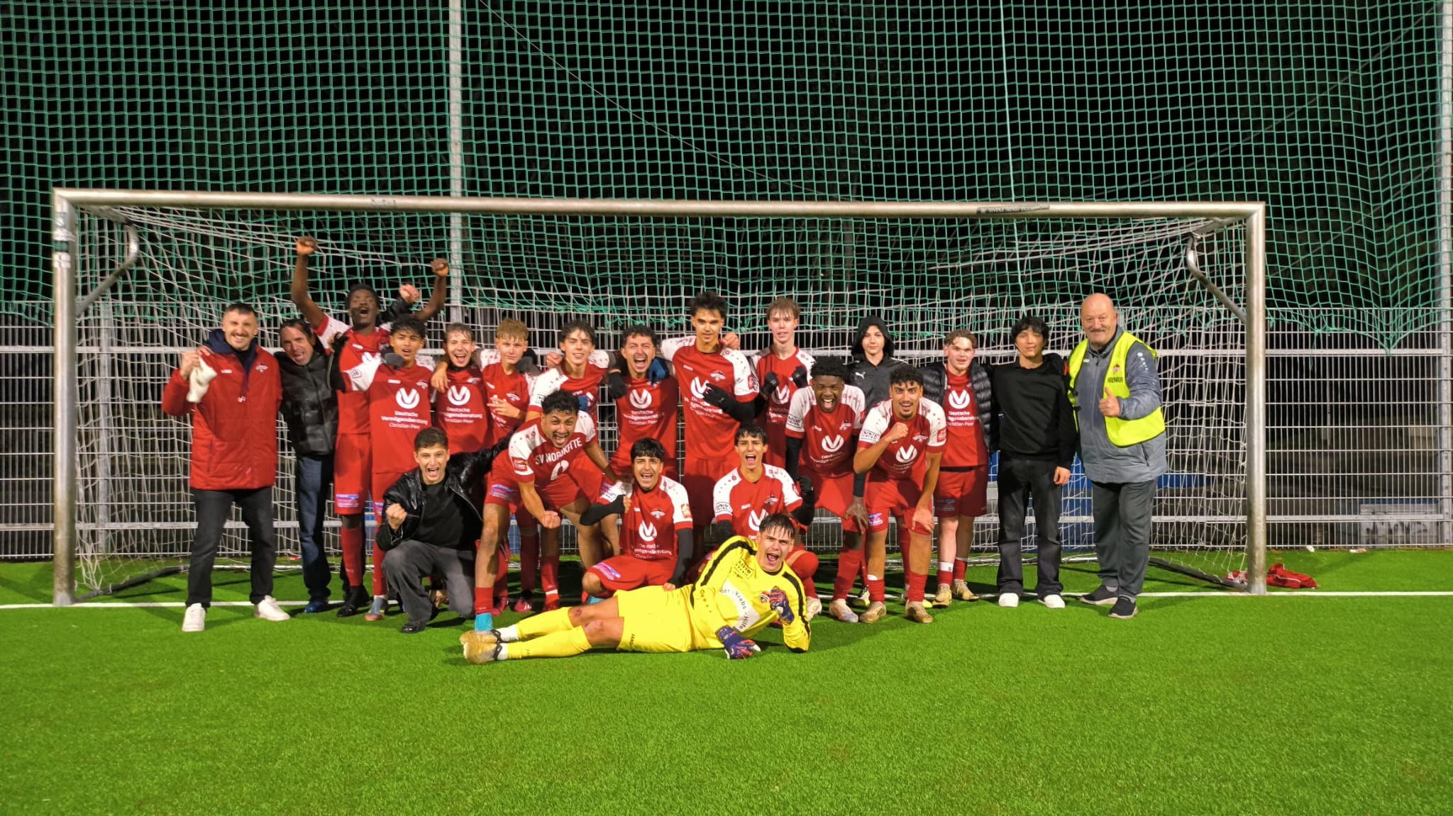 Du betrachtest gerade Historischer Sieg! U18 feiert den ersten Ligasieg!